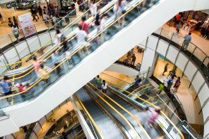 People,In,Motion,In,Escalators,At,The,Modern,Shopping,Mall.