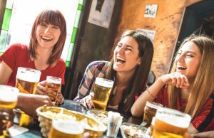 Happy,Girlfriends,Women,Group,Drinking,Beer,At,Brewery,Bar,Restaurant